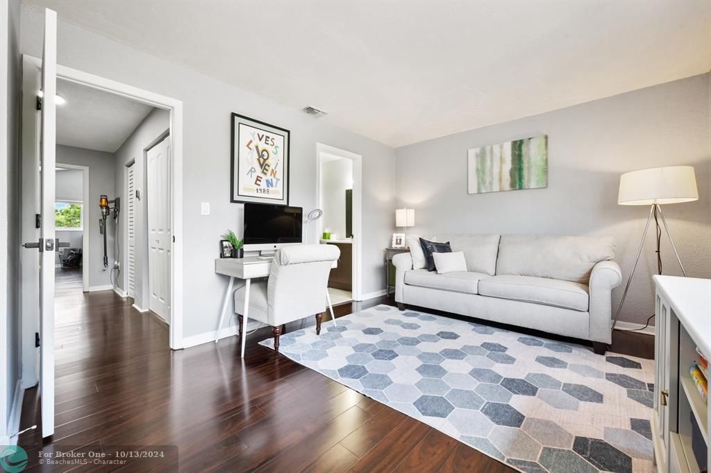 For Sale: $475,000 (2 beds, 2 baths, 1266 Square Feet)