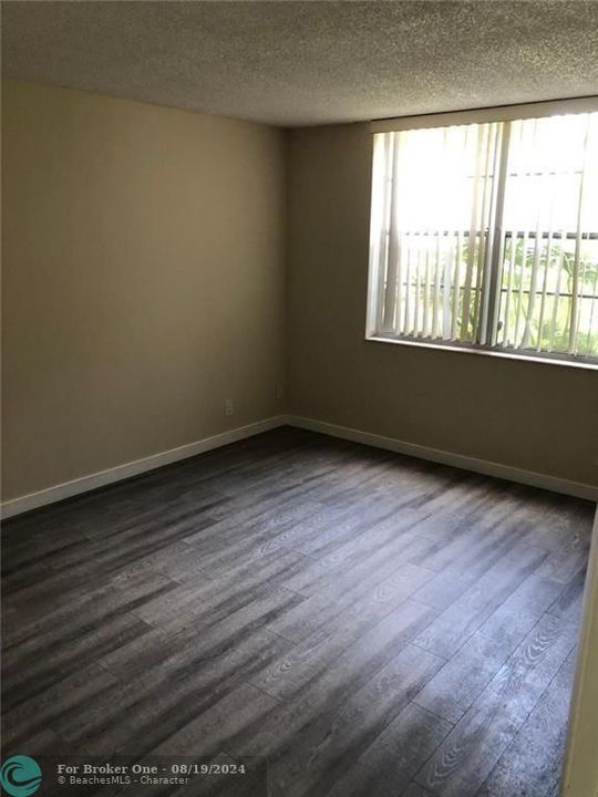 For Rent: $2,000 (2 beds, 2 baths, 1000 Square Feet)