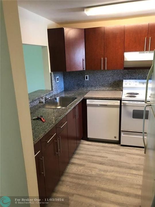 For Rent: $2,000 (2 beds, 2 baths, 1000 Square Feet)