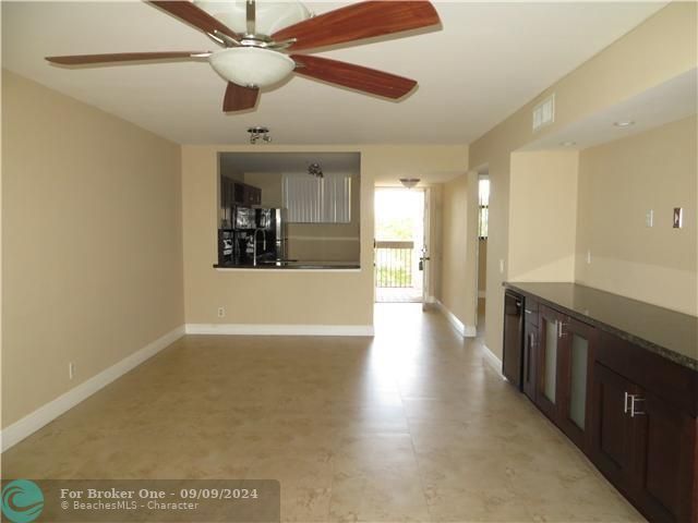 For Sale: $225,000 (2 beds, 2 baths, 920 Square Feet)