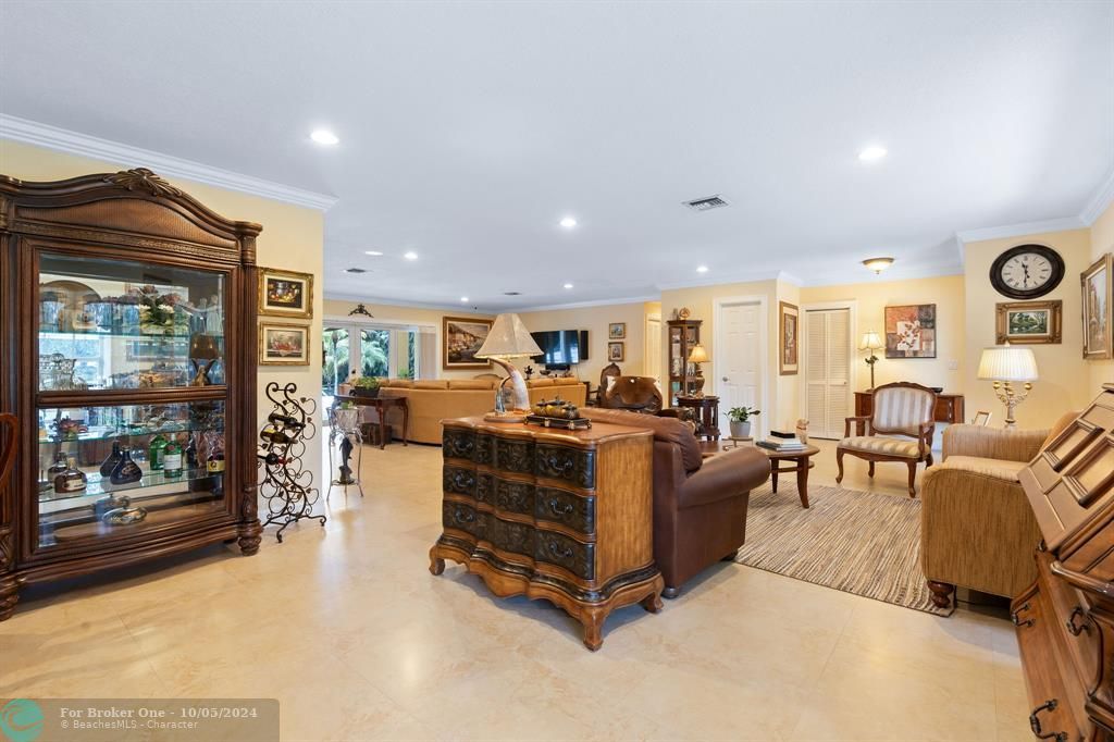 Recently Sold: $2,795,000 (4 beds, 2 baths, 2520 Square Feet)