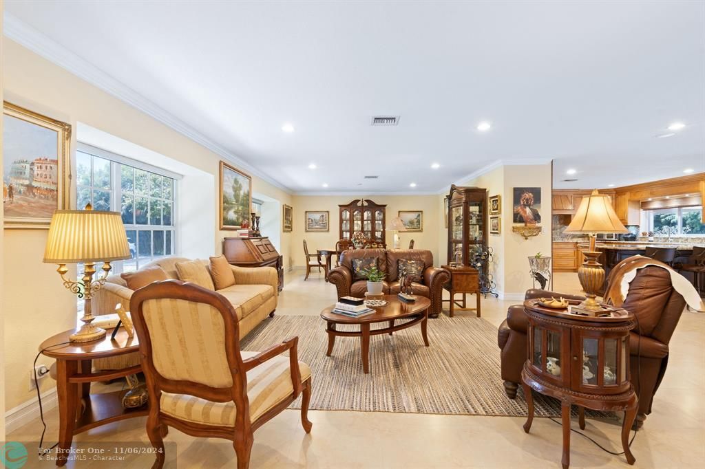 Recently Sold: $2,795,000 (4 beds, 2 baths, 2520 Square Feet)