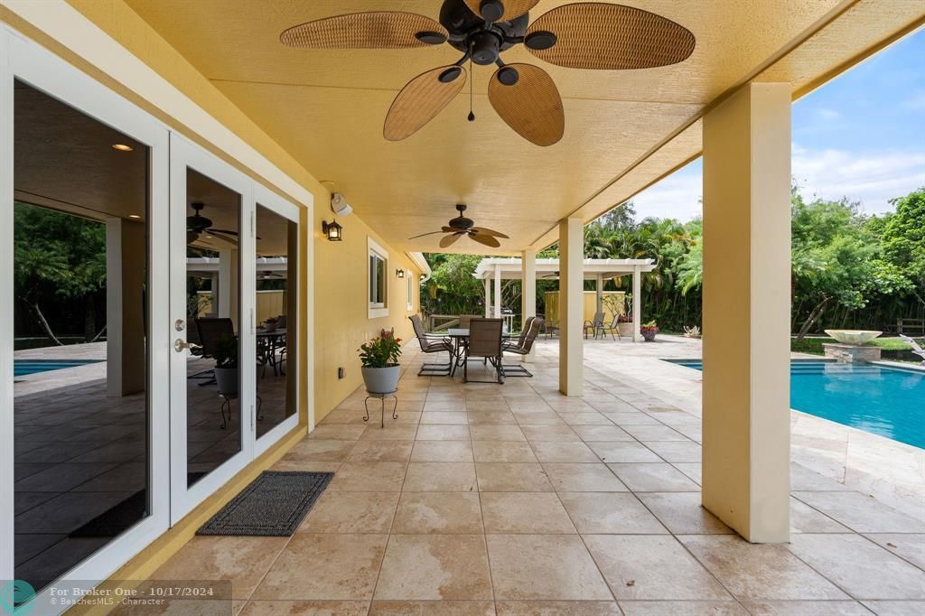 Recently Sold: $2,795,000 (4 beds, 2 baths, 2520 Square Feet)