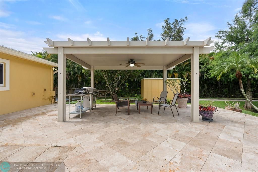 Recently Sold: $2,795,000 (4 beds, 2 baths, 2520 Square Feet)