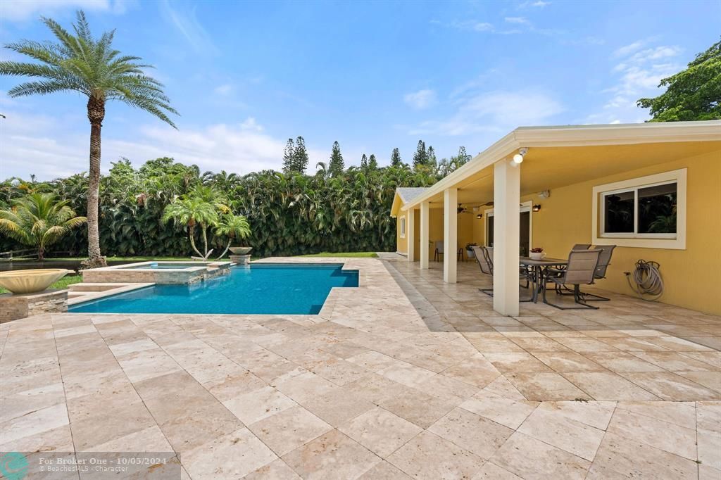 Recently Sold: $2,795,000 (4 beds, 2 baths, 2520 Square Feet)