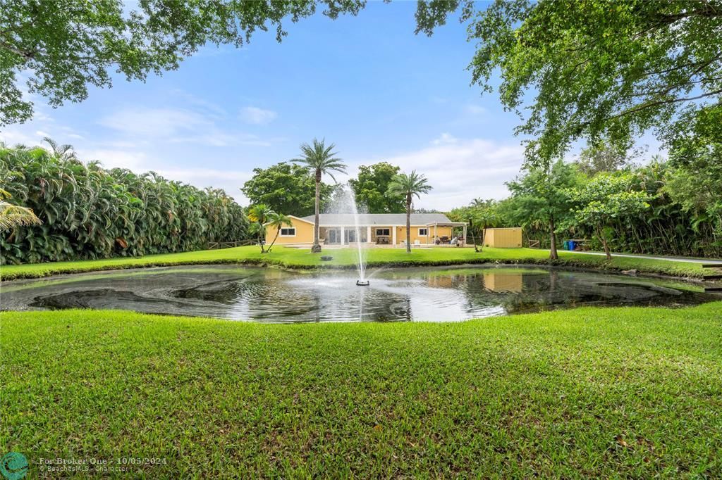 Recently Sold: $2,795,000 (4 beds, 2 baths, 2520 Square Feet)