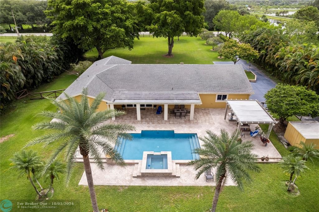 Recently Sold: $2,795,000 (4 beds, 2 baths, 2520 Square Feet)