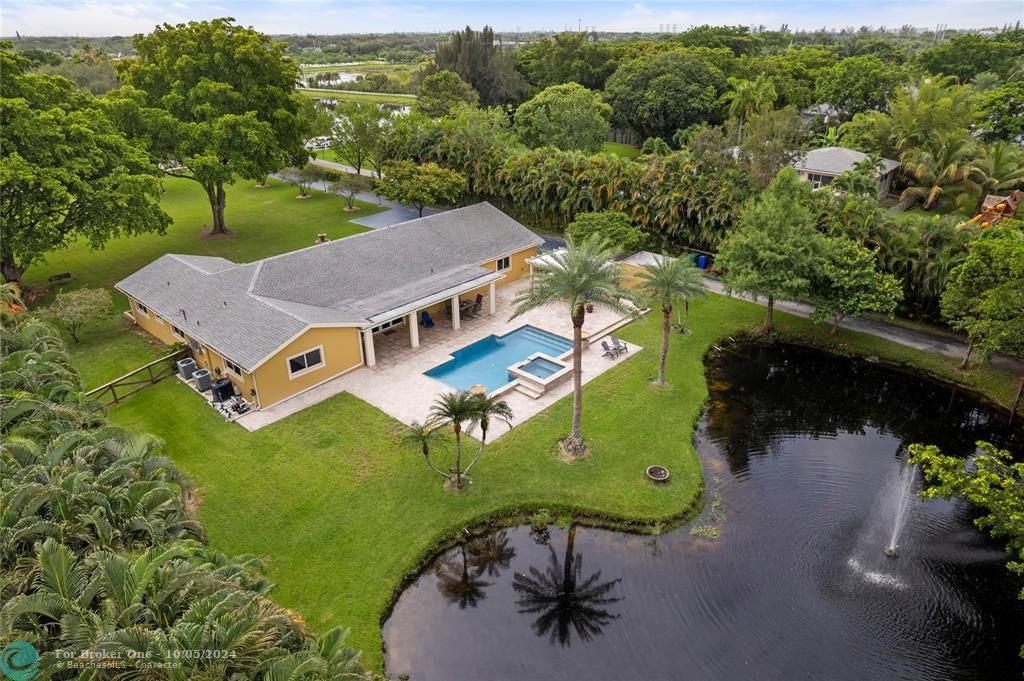 Recently Sold: $2,795,000 (4 beds, 2 baths, 2520 Square Feet)