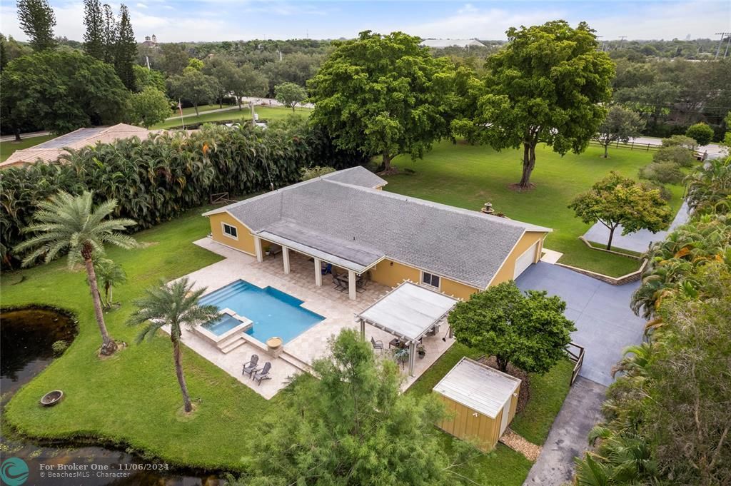 Vendido Recientemente: $2,795,000 (4 camas, 2 baños, 2520 Pies cuadrados)