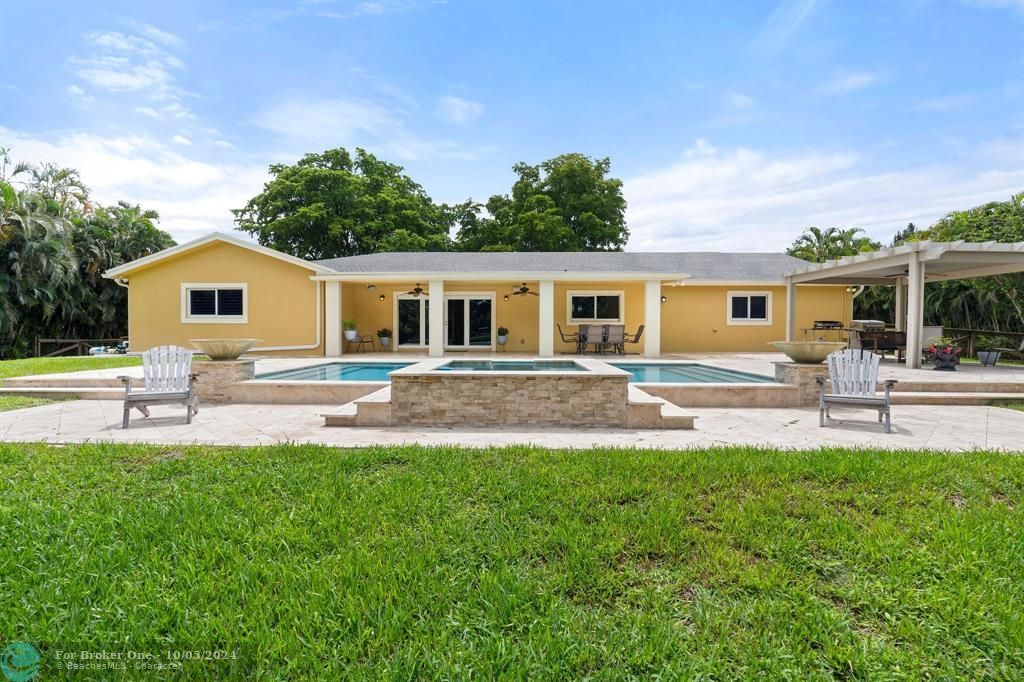 Recently Sold: $2,795,000 (4 beds, 2 baths, 2520 Square Feet)