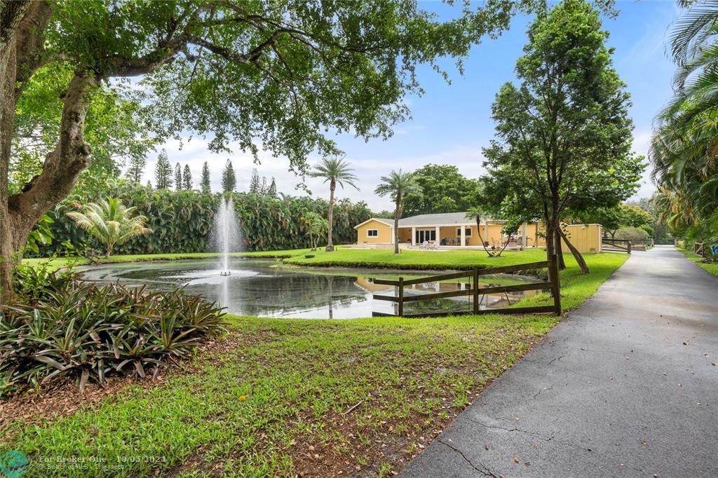 Recently Sold: $2,795,000 (4 beds, 2 baths, 2520 Square Feet)