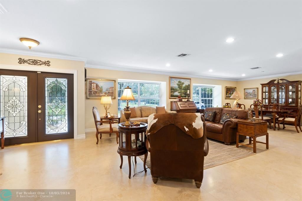 Recently Sold: $2,795,000 (4 beds, 2 baths, 2520 Square Feet)