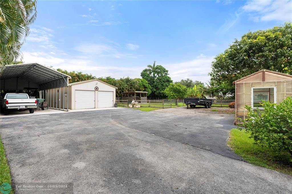 Recently Sold: $2,795,000 (4 beds, 2 baths, 2520 Square Feet)