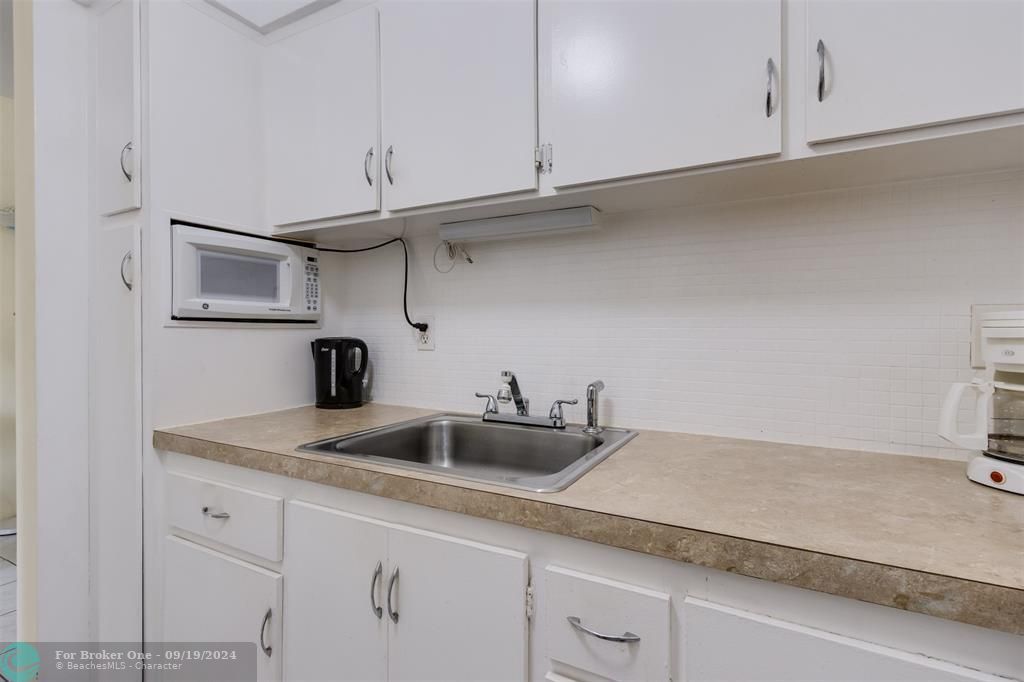 Active With Contract: $87,000 (1 beds, 1 baths, 625 Square Feet)