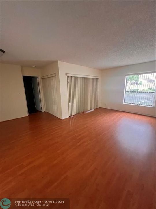 For Rent: $1,975 (2 beds, 2 baths, 955 Square Feet)