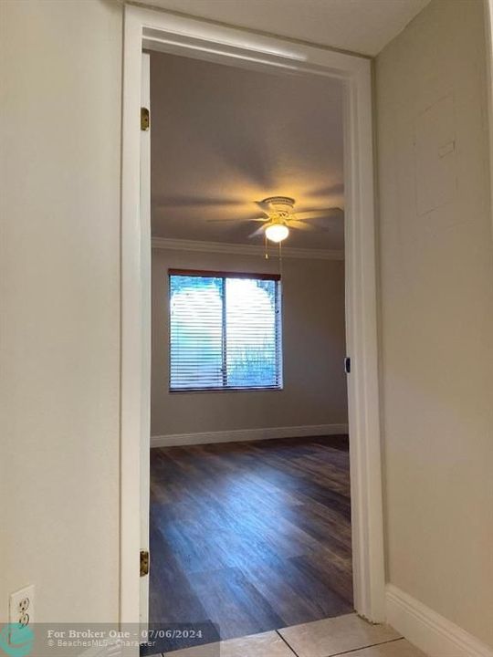 For Sale: $209,000 (1 beds, 1 baths, 816 Square Feet)