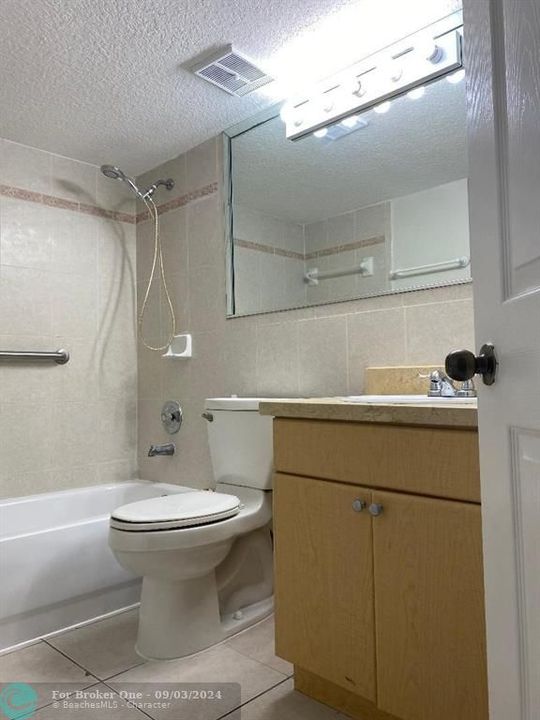 For Sale: $209,000 (1 beds, 1 baths, 816 Square Feet)