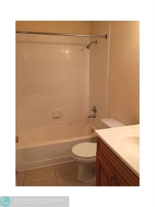 For Rent: $1,850 (1 beds, 1 baths, 744 Square Feet)