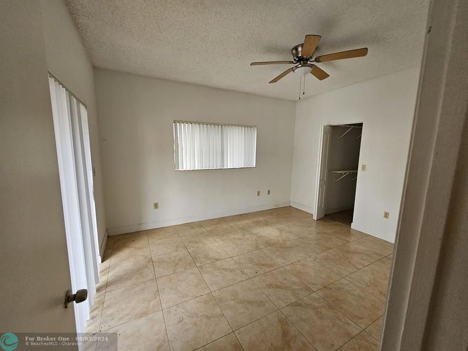 For Rent: $1,750 (1 beds, 1 baths, 682 Square Feet)