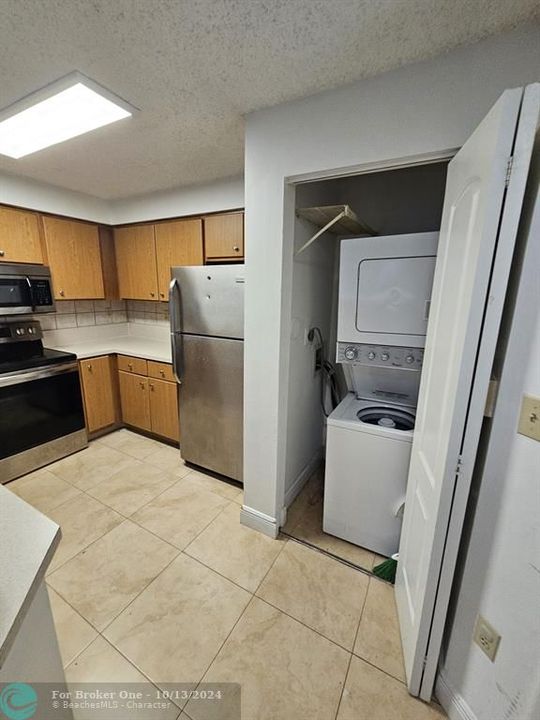 For Rent: $1,750 (1 beds, 1 baths, 682 Square Feet)