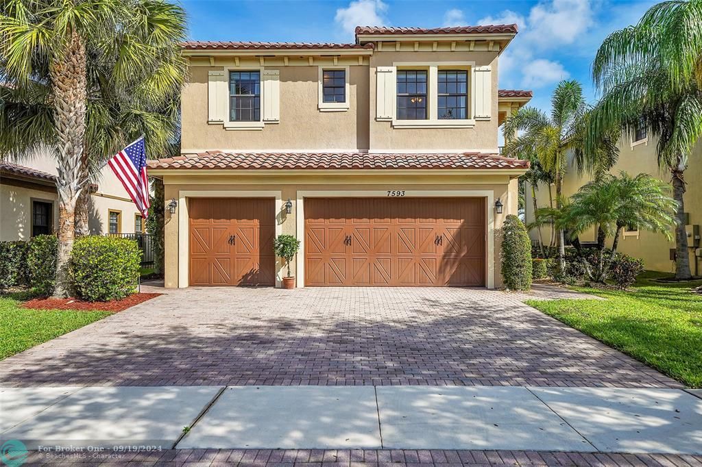 Recently Sold: $999,000 (5 beds, 4 baths, 3302 Square Feet)