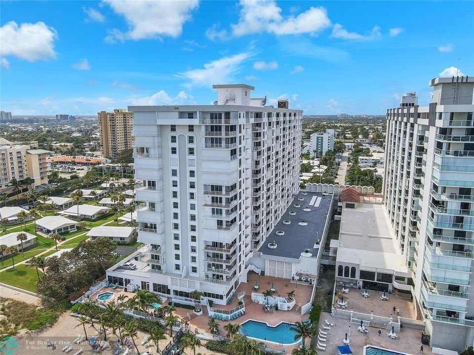 Recently Sold: $599,999 (2 beds, 2 baths, 1520 Square Feet)