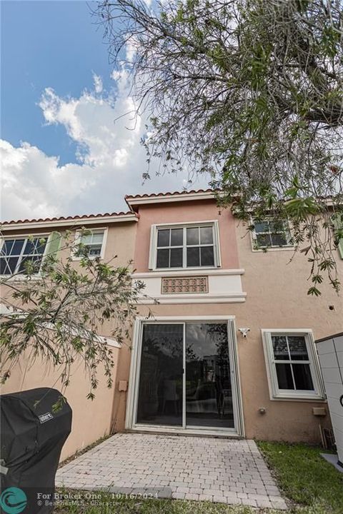 Active With Contract: $2,800 (2 beds, 2 baths, 1512 Square Feet)