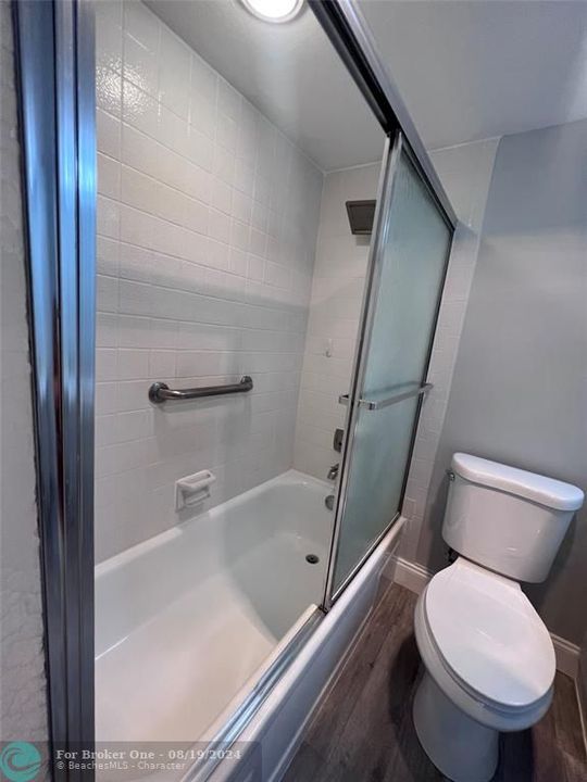 For Sale: $225,000 (2 beds, 2 baths, 1162 Square Feet)