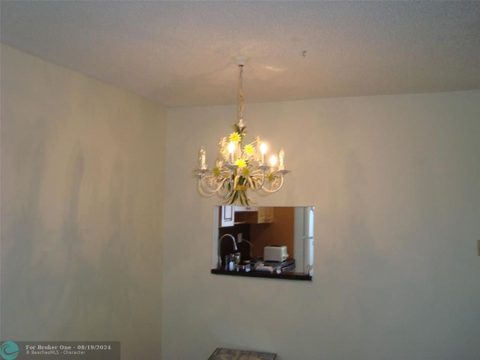 For Sale: $125,000 (2 beds, 2 baths, 958 Square Feet)