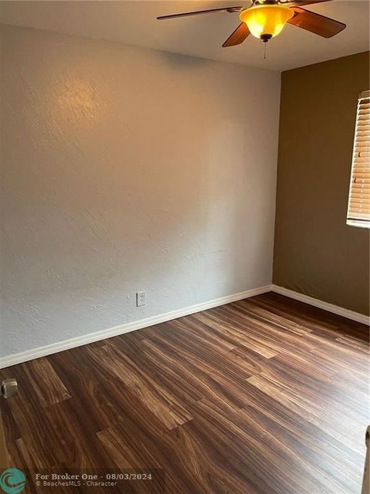 For Rent: $1,850 (2 beds, 1 baths, 830 Square Feet)