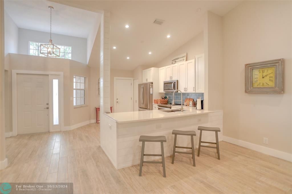 For Sale: $414,900 (2 beds, 2 baths, 1627 Square Feet)