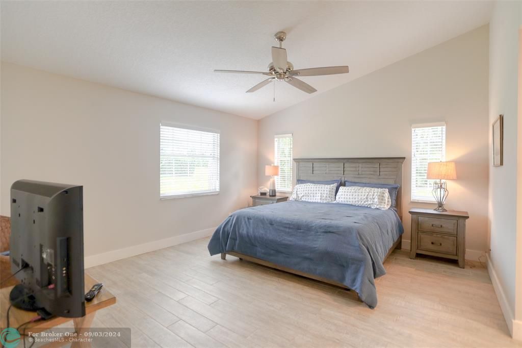 For Sale: $459,900 (2 beds, 2 baths, 1627 Square Feet)