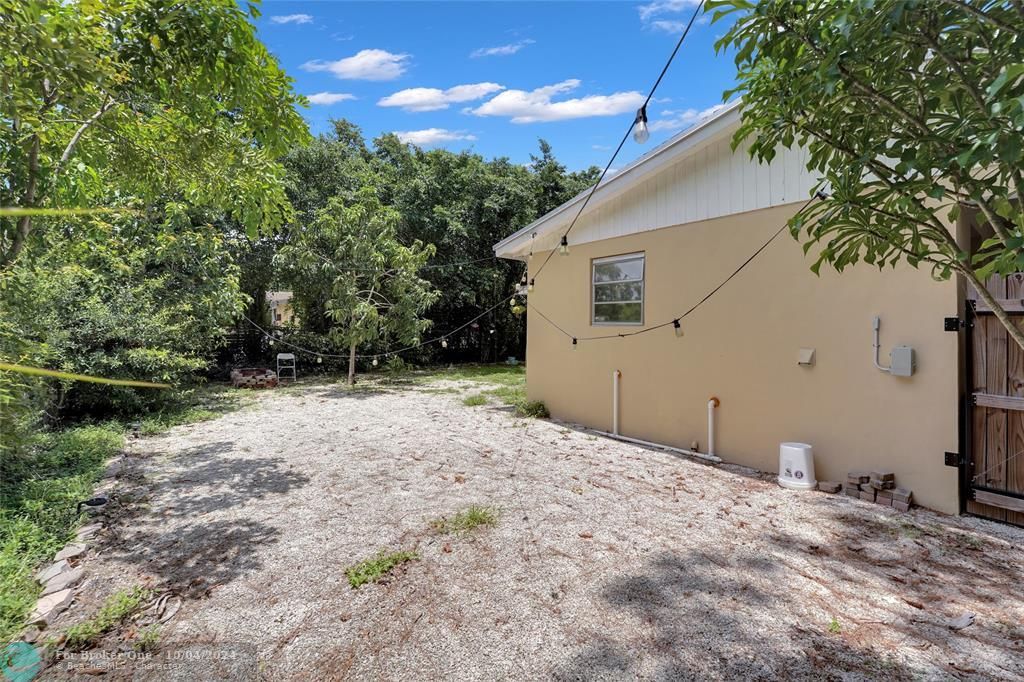 Recently Sold: $485,000 (3 beds, 2 baths, 1149 Square Feet)