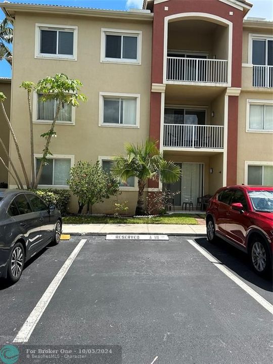 Recently Rented: $2,300 (2 beds, 2 baths, 1061 Square Feet)