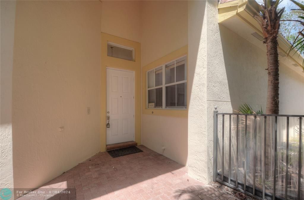 For Rent: $4,200 (3 beds, 2 baths, 1818 Square Feet)