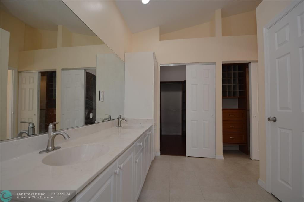 For Rent: $4,200 (3 beds, 2 baths, 1818 Square Feet)