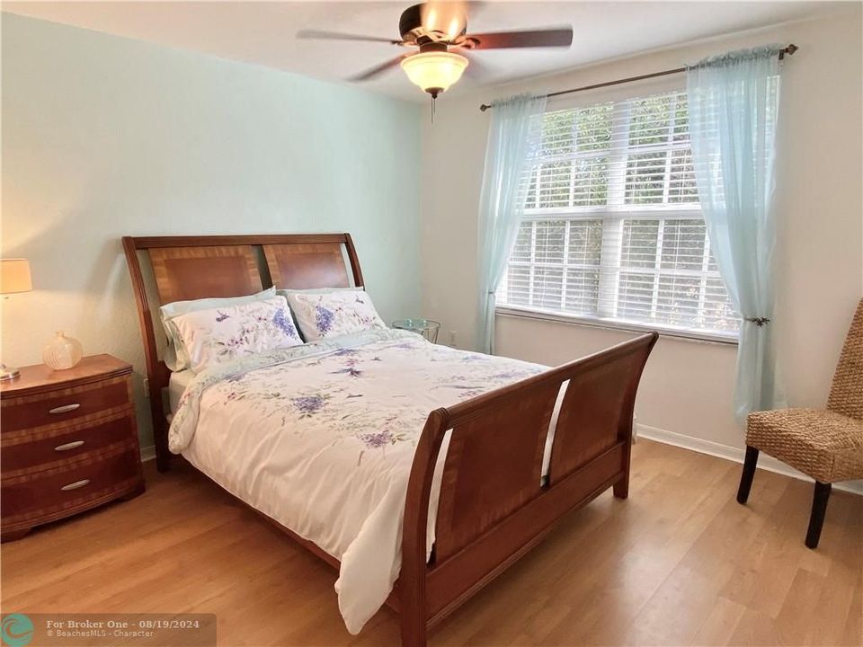 For Rent: $2,300 (2 beds, 2 baths, 1149 Square Feet)