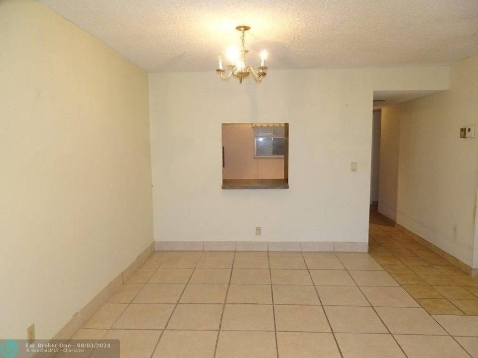 For Sale: $125,000 (2 beds, 2 baths, 1105 Square Feet)