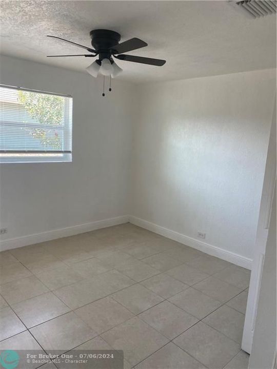 For Rent: $1,725 (2 beds, 1 baths, 800 Square Feet)