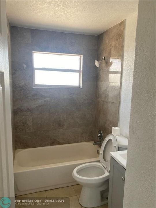 For Rent: $1,725 (2 beds, 1 baths, 800 Square Feet)