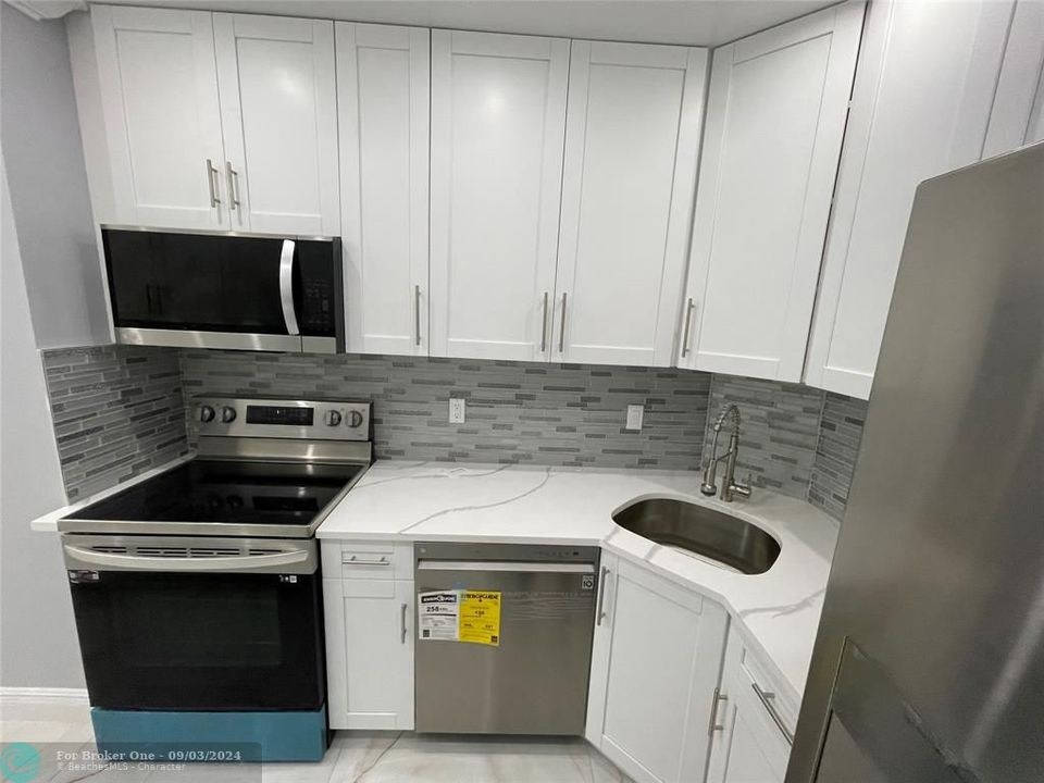 For Rent: $2,000 (1 beds, 1 baths, 709 Square Feet)