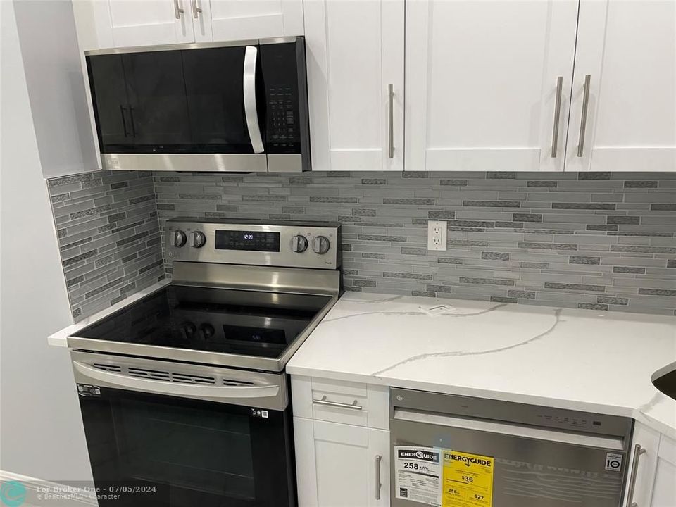 For Rent: $2,000 (1 beds, 1 baths, 709 Square Feet)