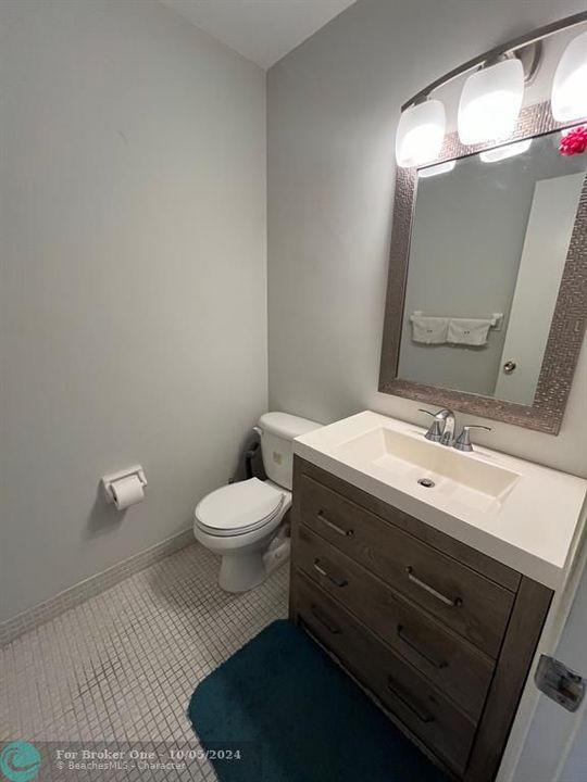 Active With Contract: $145,000 (1 beds, 1 baths, 1122 Square Feet)