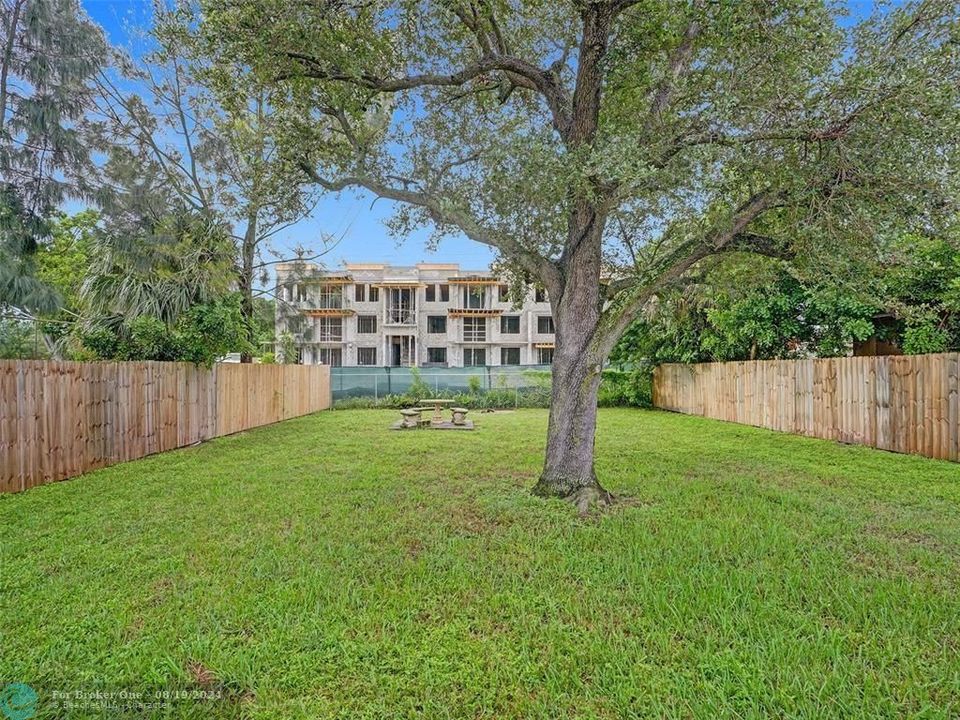 For Sale: $430,000 (3 beds, 2 baths, 1147 Square Feet)