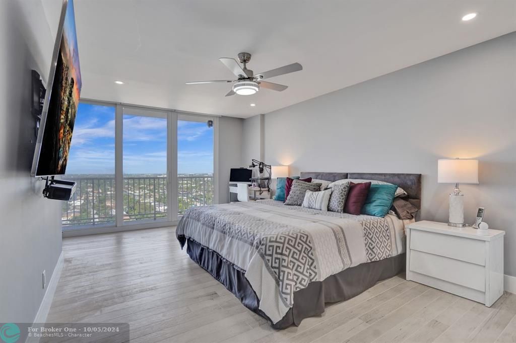 For Sale: $780,000 (1 beds, 2 baths, 1320 Square Feet)