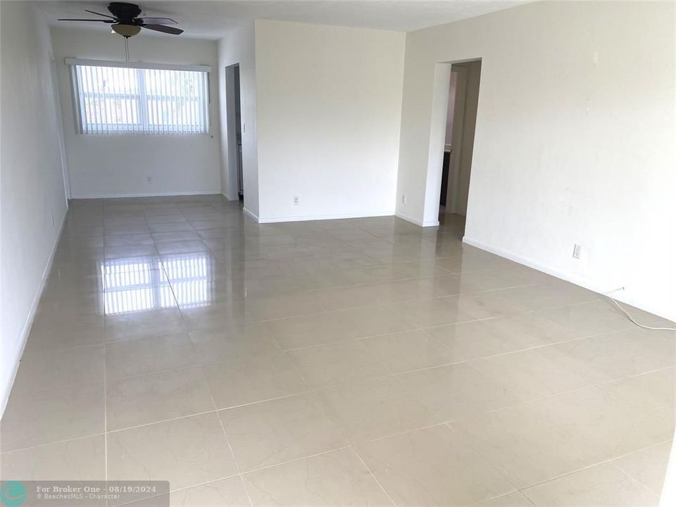 For Rent: $2,400 (2 beds, 2 baths, 1180 Square Feet)