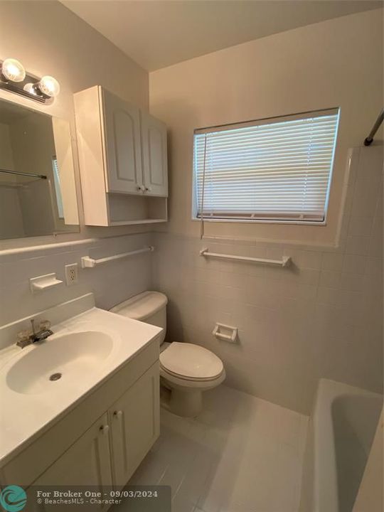 For Rent: $2,400 (2 beds, 2 baths, 1180 Square Feet)