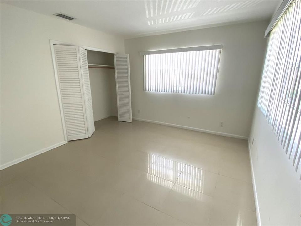 For Rent: $2,400 (2 beds, 2 baths, 1180 Square Feet)