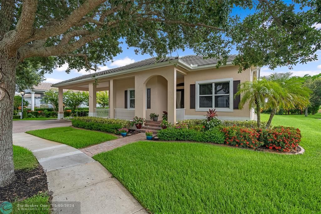 For Sale: $715,000 (4 beds, 4 baths, 3056 Square Feet)