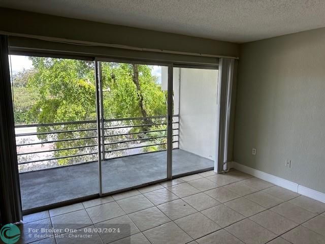 For Rent: $2,200 (2 beds, 2 baths, 1252 Square Feet)